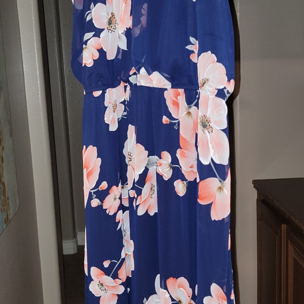 Sleeveless dress